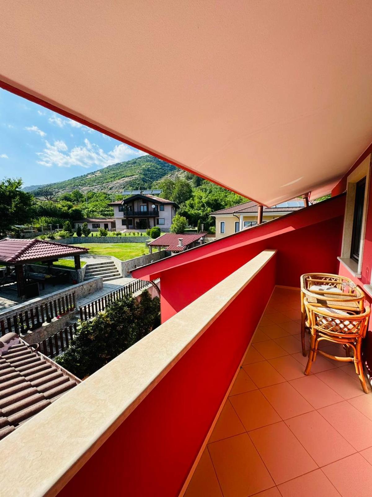 Hotel-Restaurant Almond Karlovo Ngoại thất bức ảnh