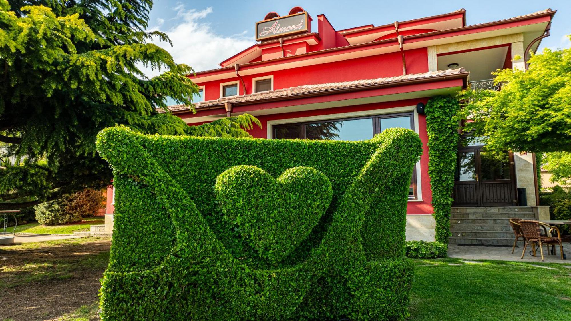 Hotel-Restaurant Almond Karlovo Ngoại thất bức ảnh