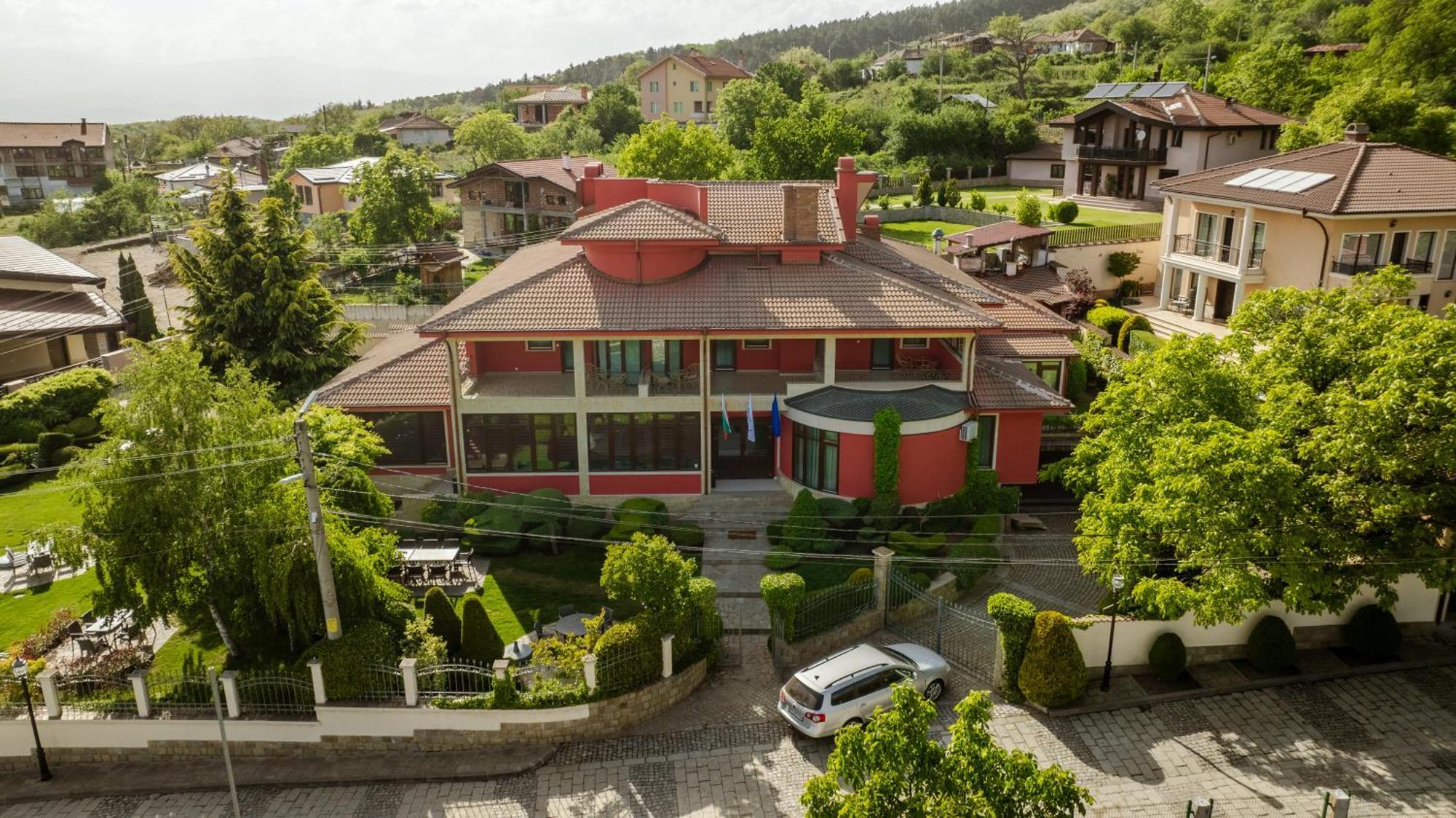Hotel-Restaurant Almond Karlovo Ngoại thất bức ảnh
