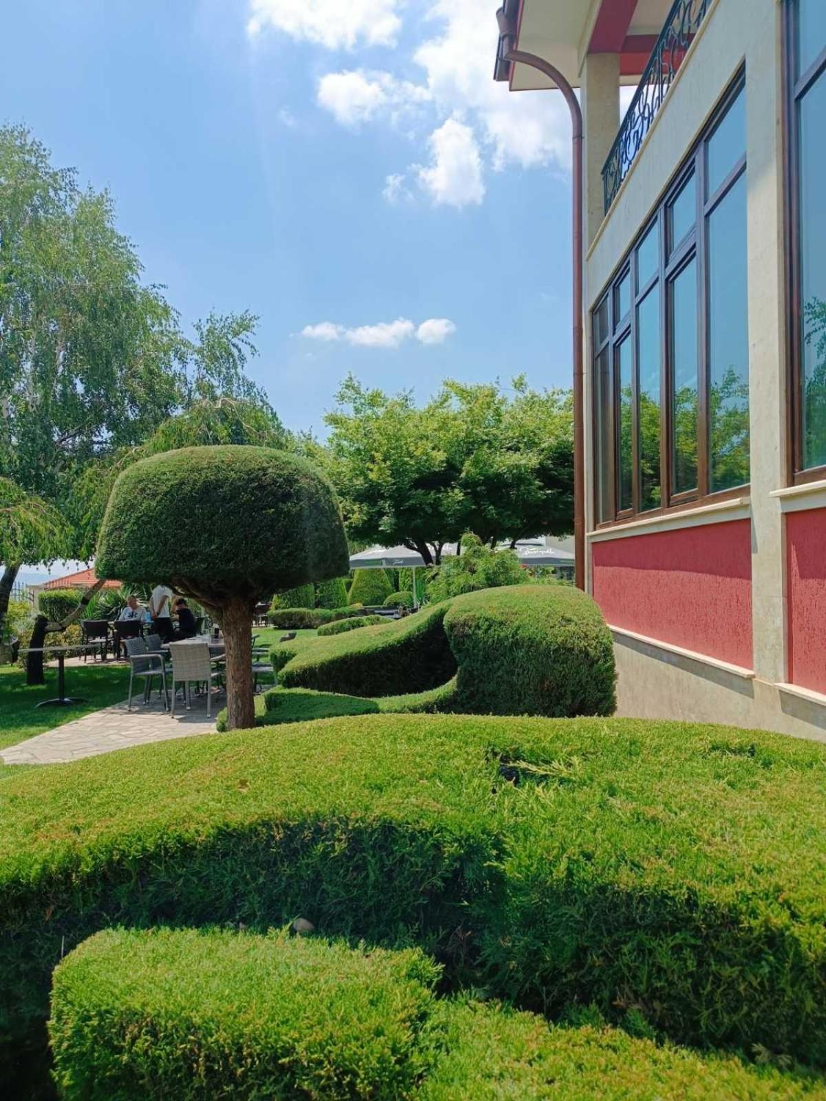 Hotel-Restaurant Almond Karlovo Ngoại thất bức ảnh