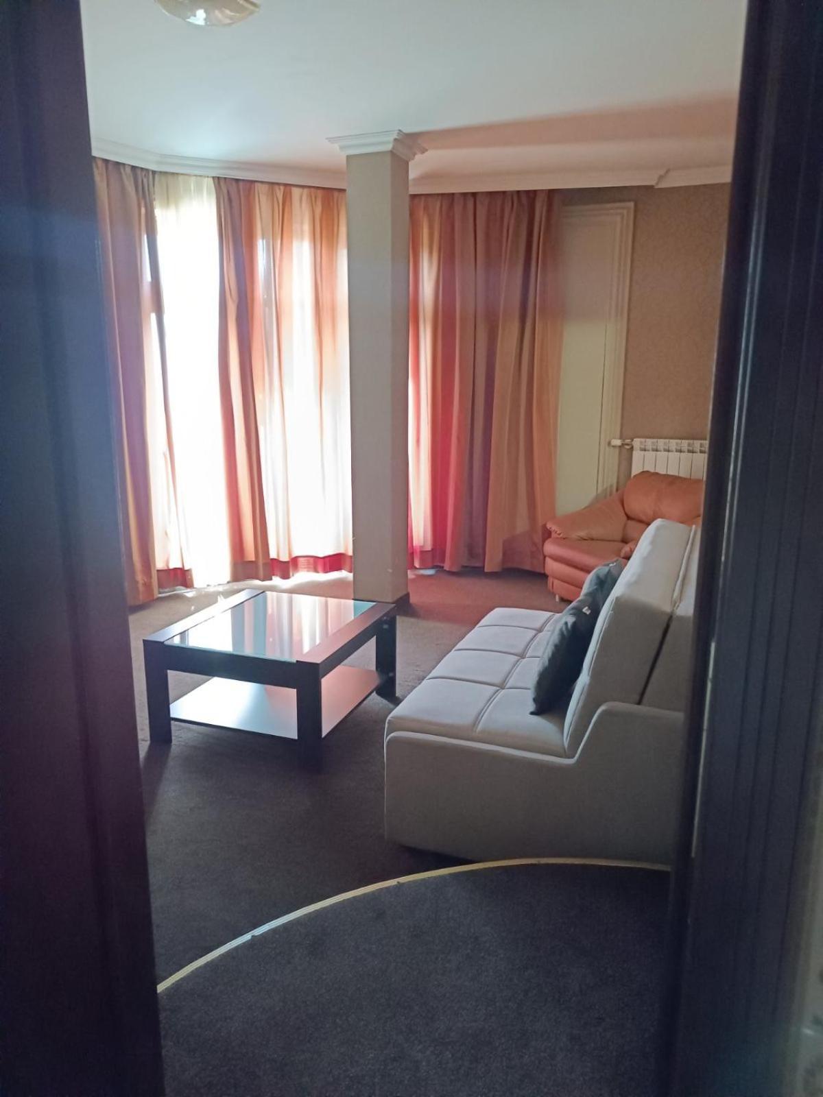 Hotel-Restaurant Almond Karlovo Ngoại thất bức ảnh